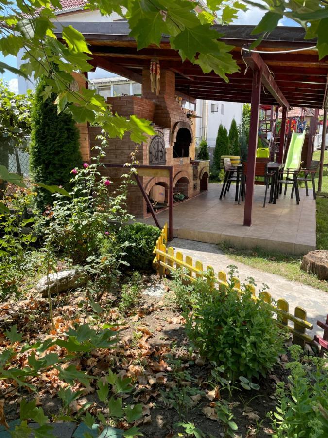 Pensiunea Casa Rica Călimăneşti Екстериор снимка