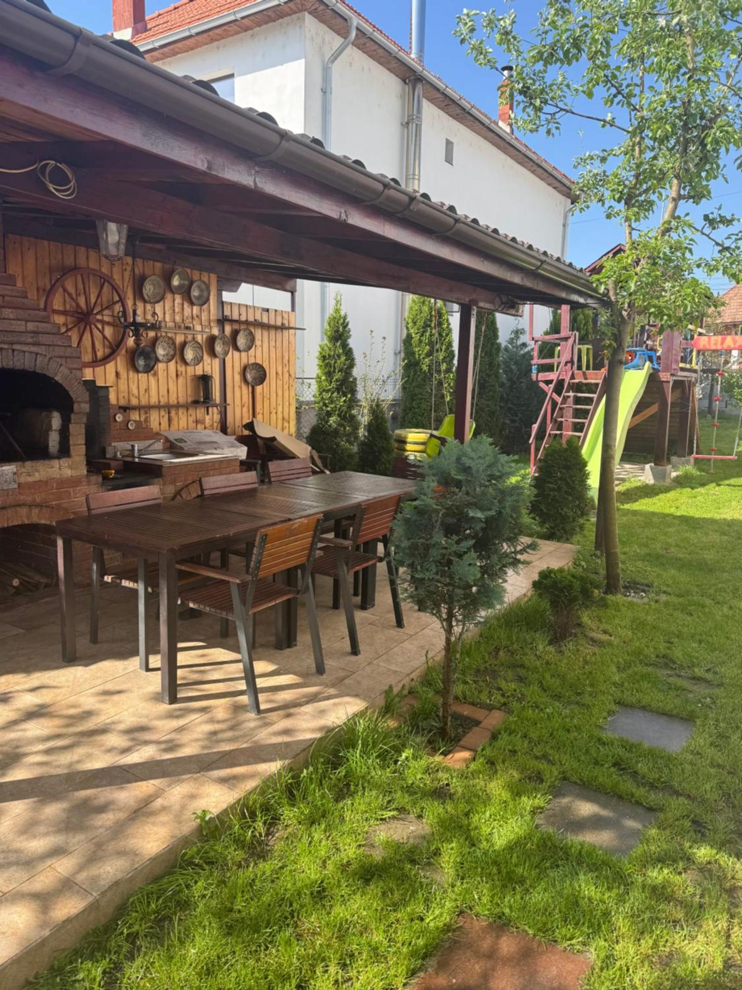 Pensiunea Casa Rica Călimăneşti Екстериор снимка